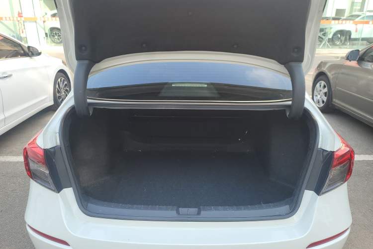 Used Honda Civic 2022 240TURBO CVT Dynamic Edition Trunk