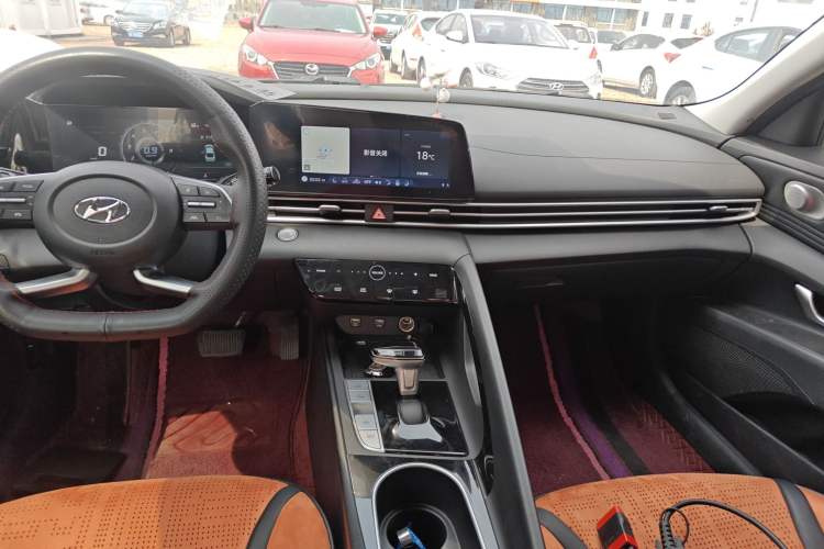 Used Hyundai Elantra 2022 1.5L CVT LUX Prestige Edition Audio And AC Panel