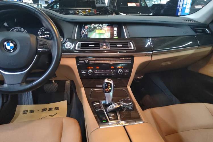 Used BMW 7 Series 2014 730Li Premium Edition Audio And AC Panel