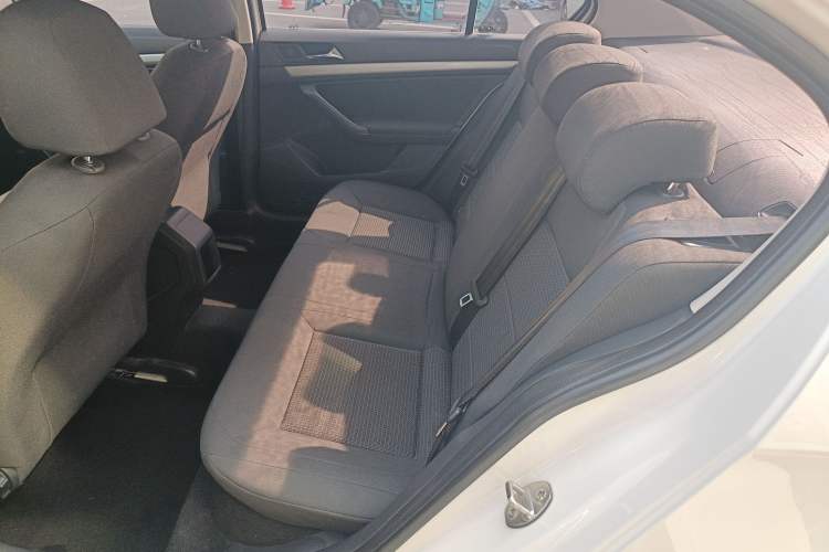 Used Volkswagen Lavida 2017 1.6L Manual Fashion Edition