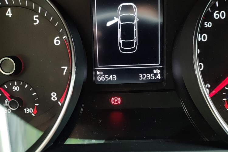 Used Volkswagen Magotan 2019 330TSI DSG Leading Model China VI Standard Odometer Close Up