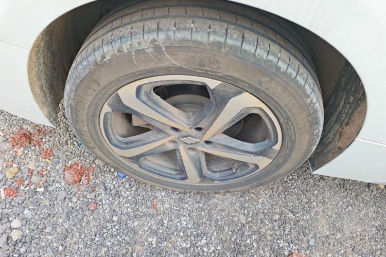 Used JMEV Yichi 05 2025 Yichi 05 Enjoyment Edition Right Rear Wheel Hub