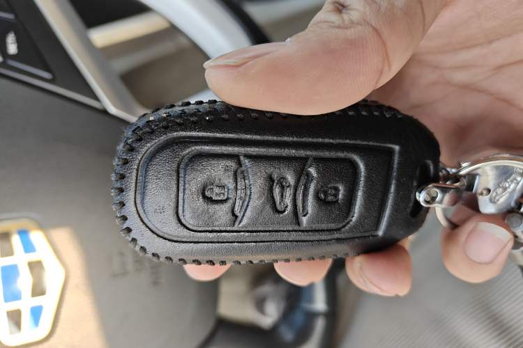 Used Geely Auto Emgrand 2016 Sedan 1.5L CVT Luxury Model