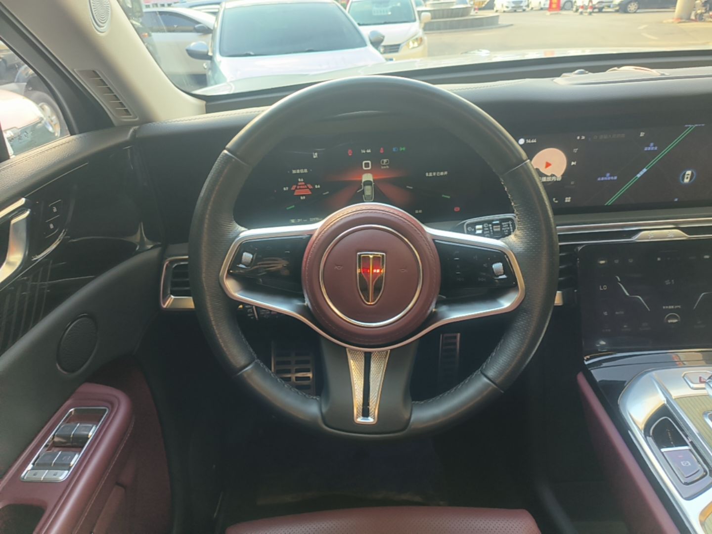 Hongqi E-HS9 2022 690 km Range Flagship Edition Six Seats — снимка 13