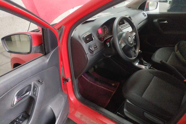 Used Volkswagen Polo 2011 1.6L Automatic ZhiShang Version Driver Seat