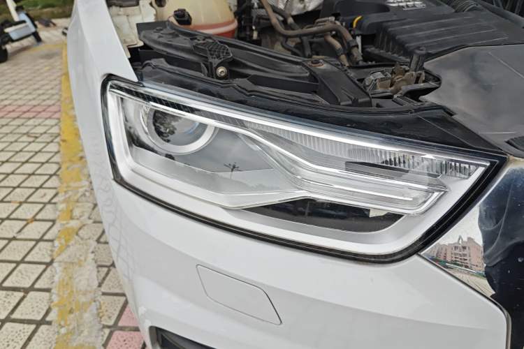 Used Audi Q3 2017 30 TFSI Fashion Model Right Front Headlight