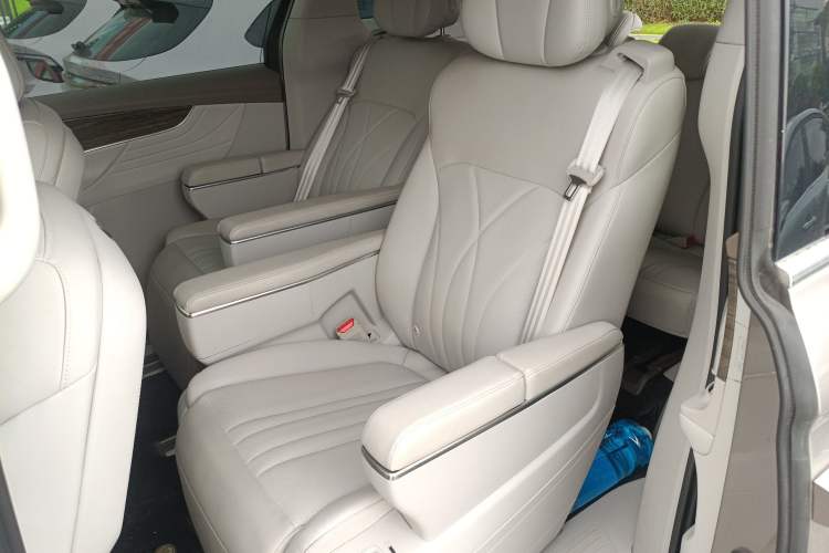 Used Roewe iMAX8 New Energy 2025 1.5T DMH Lu Zun Deluxe Edition Left Rear Seat