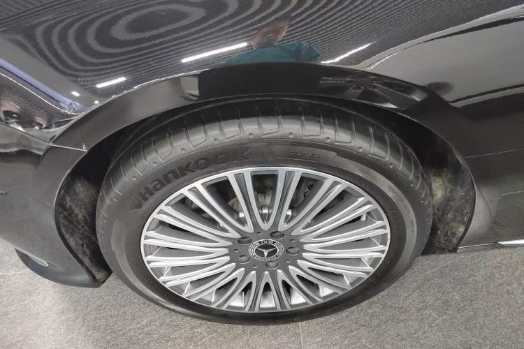 Used Mercedes-Benz E-Class 2022 E 300 L Luxury Model Exterior 4