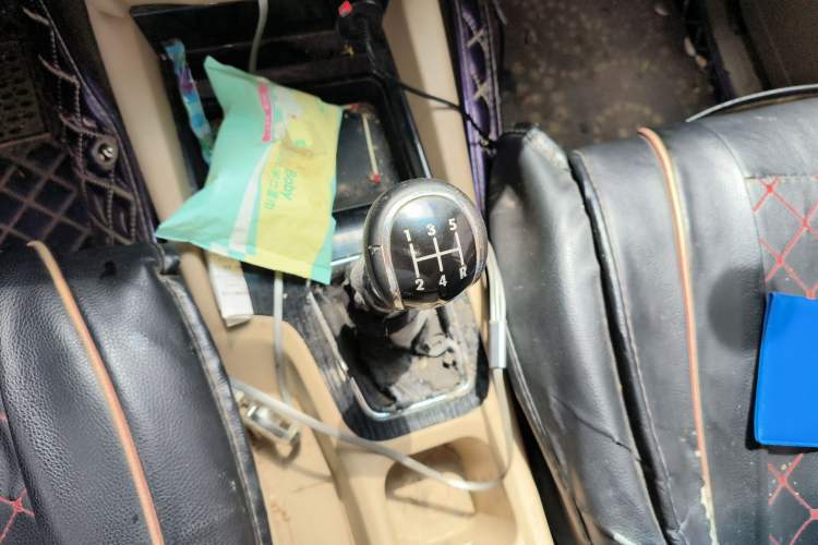 Used Wuling Hongguang 2016 1.5L S1 Deluxe Model China V-standard Gear Lever