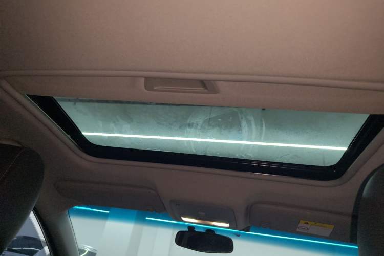 Used Buick Excelle GX 2018 18T Automatic Elite Model Headliner