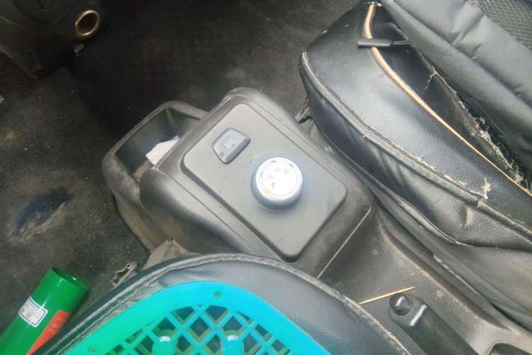 Used Wuling Rongguang EV 2020 Enclosed Window Version Base Model 2 Seats 300 KM Gear Lever