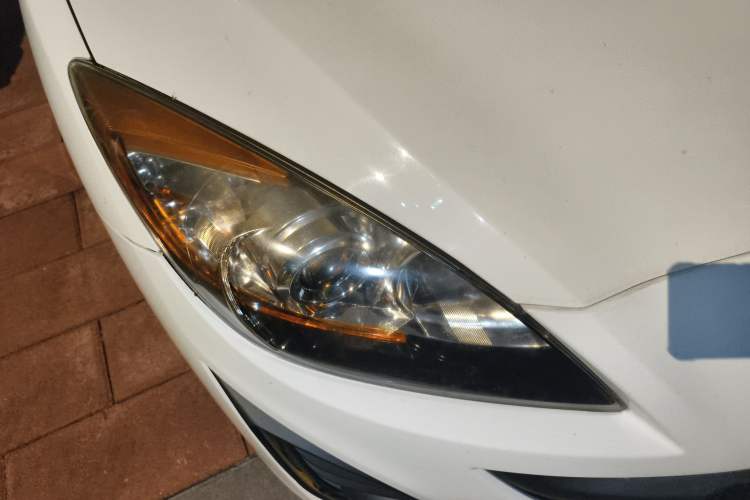 Used Mazda 3 2015 Sedan 1.6L Automatic Comfort Model Right Front Headlight