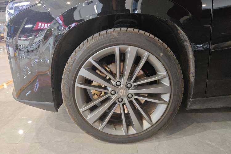 Used Leapmotor C16 2026 Pure Electric 630 LiDAR Zhizun Edition 5 Seats Left Front Wheel Hub