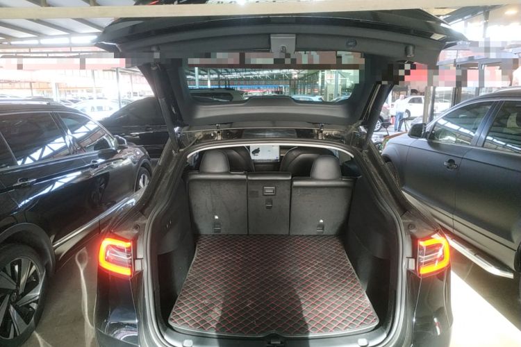 Used Tesla Model Y 2022 Long-Range All-Wheel-Drive Version
