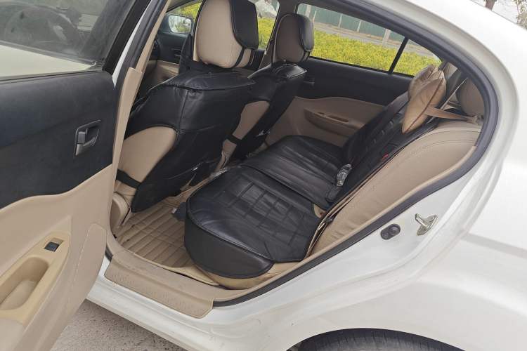 Used Bestune B50 2012 1.6L manual fashion version
