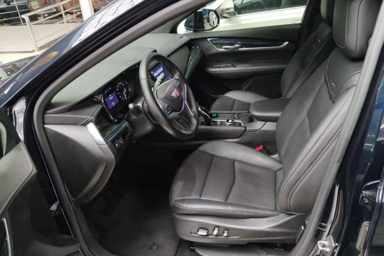 Used Cadillac XT5 2020 Revised Version 28T Luxury Edition Left Front Seat