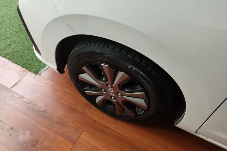 Used Honda Fit 2022 1.5L CVT Trendy Sunroof Edition Exterior 4