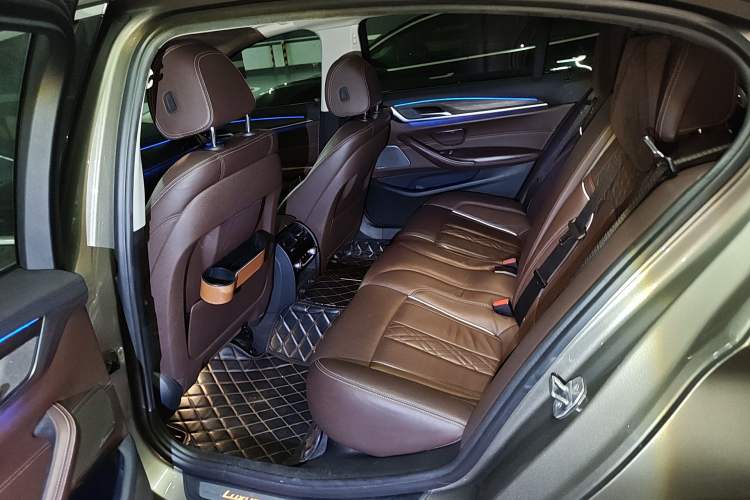 Used BMW 5 Series 2018 Facelifted 530Li Luxury Edition Premium Package Left Rear Seat