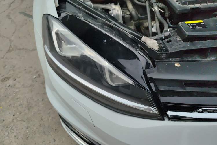 Used Volkswagen Golf 2016 1.4TSI Automatic R-Line Right Front Headlight