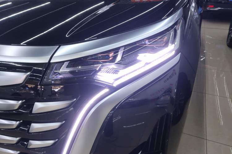 Used Denza D9 2022 DM-i 970 Four-Wheel Drive Flagship Model