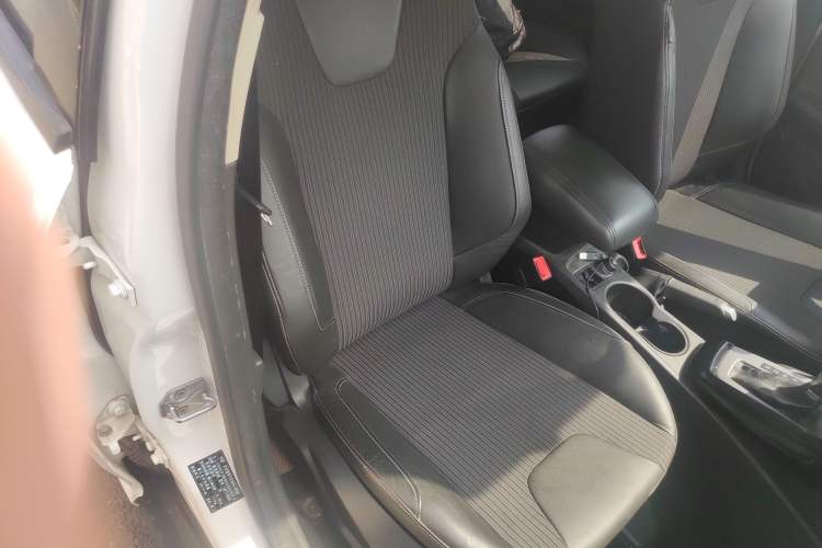 Used Ford Focus 2012 Sedan 1.6L Automatic Fashion Edition
