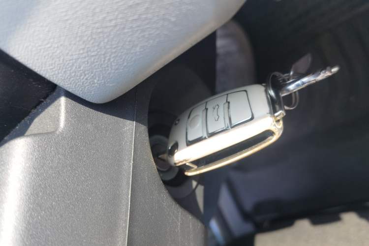 Used Chery QQ Ice Cream 2022 170km Sundae Phosphate Lithium-Ion
