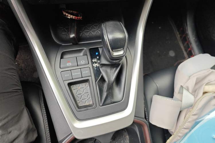 Used Toyota RAV4 2021 2.0L CVT Two-Wheel Drive Fashion PLUS Edition
