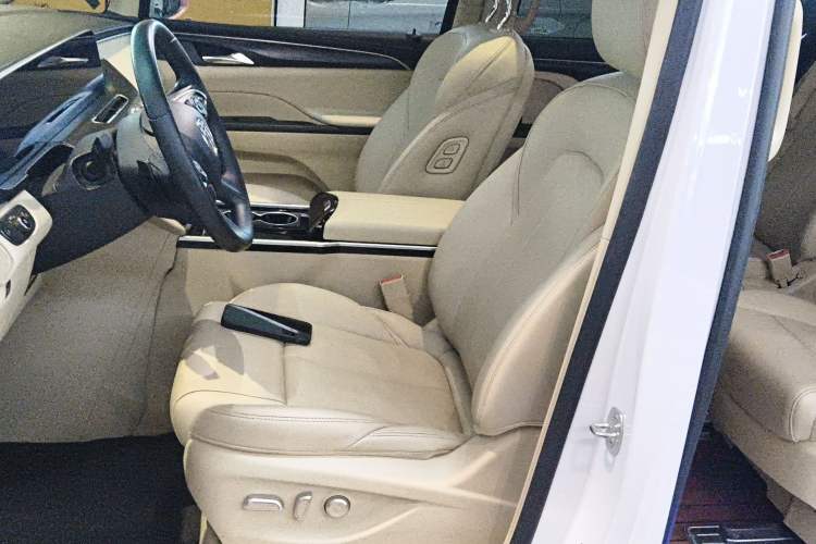 Used Buick GL8 2022 ES Landtrek 653T Luxury Edition