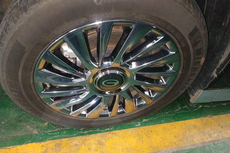 Used GAC Trumpchi M8 2023 Zongshi Series Dual-Motor YuZun Edition Left Front Wheel Hub