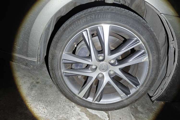 Used Lexus IS 2017 300 FENGSHANG Edition Right Front Wheel Hub