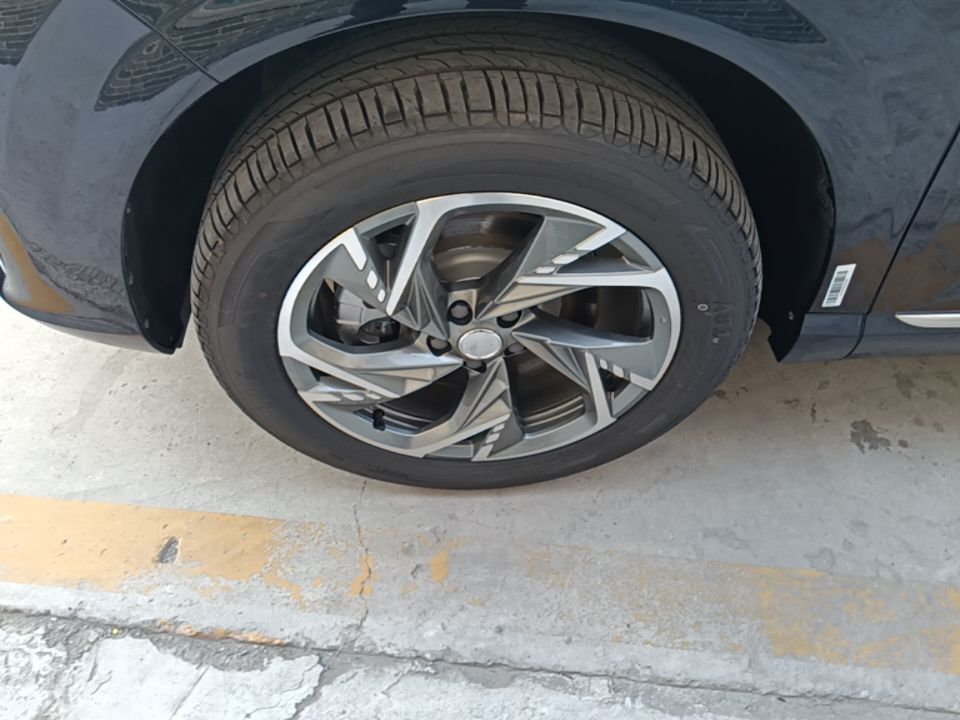 Hongqi HS3 PHEV 2025 Model 117km Jingwei Edition — снимка 10