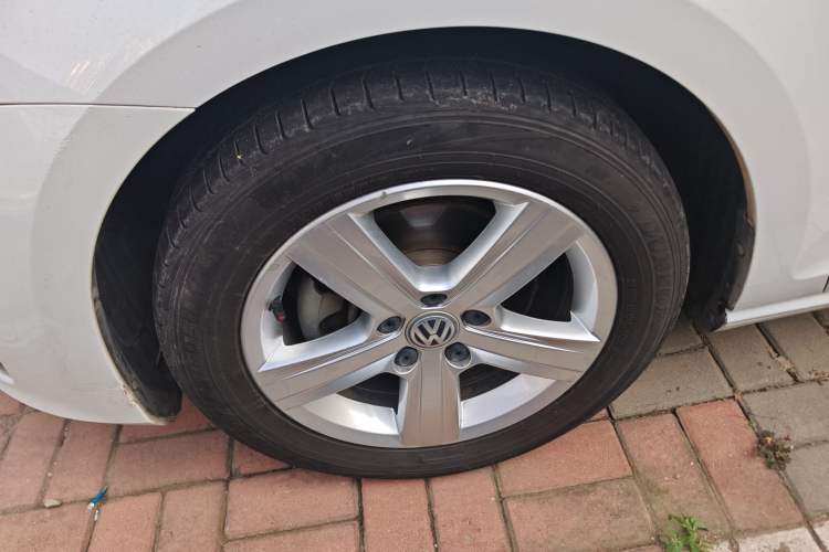 Used Volkswagen Golf 2017 1.6L Automatic Comfort Million-Vehicle Anniversary Edition
