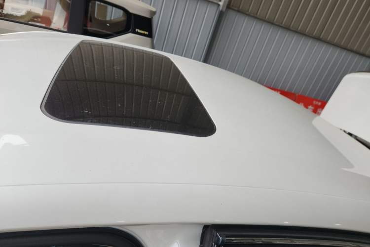 Used Peugeot 308 2019 1.6L Automatic Luxury Version China V Standard Roof