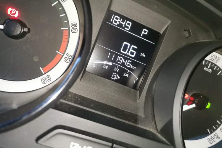 Used Skoda Rapid Spaceback 2018 1.6L Automatic Comfort Edition
