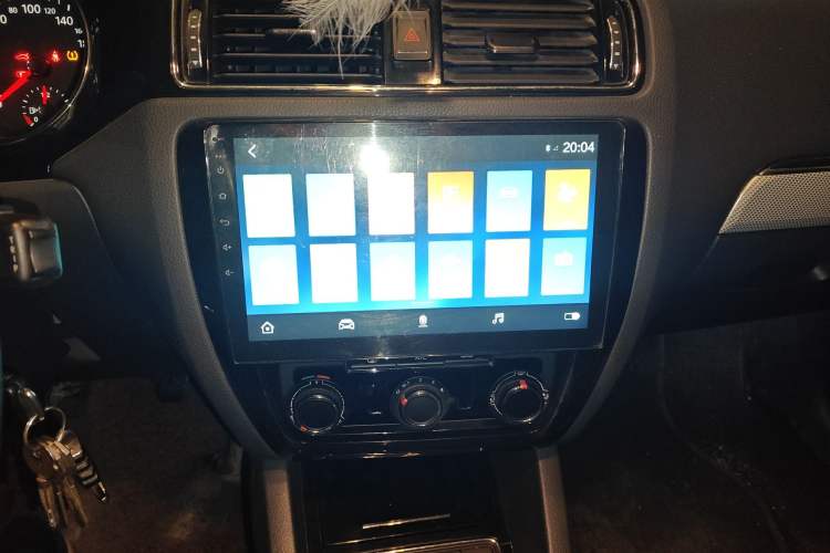 Used Volkswagen Sagitar 2015 230TSI Manual Comfort Version