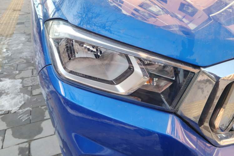 Used SAIC MAXUS T60 2017 2.0T Gasoline Automatic Two-Wheel Drive High-Ride Comfort-Grade Standard Cabin
