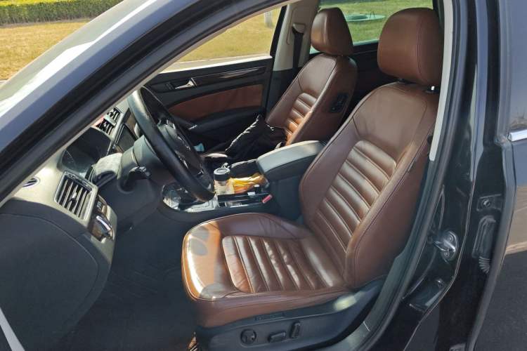 Used Volkswagen Passat 2013 3.0L V6 DSG Flagship Edition
