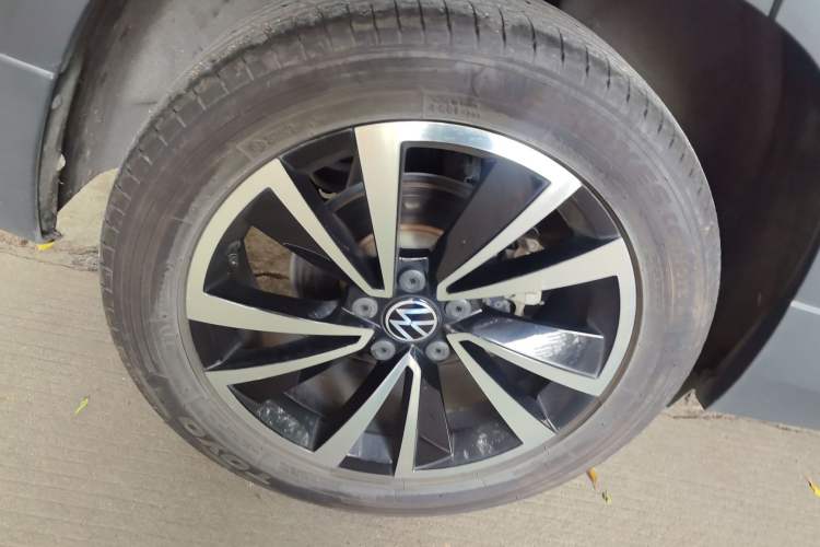 Used Volkswagen Tharu 2021 330TSI All-Wheel Drive Luxury PLUS Version
