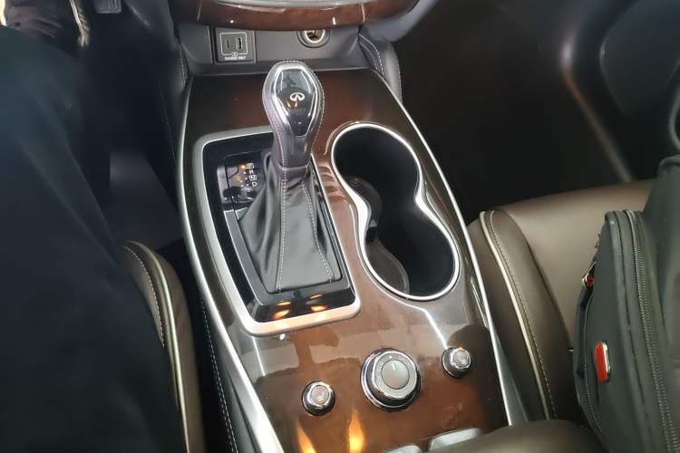 Used Infiniti QX60 2020 2.5 S/C Hybrid Two-Wheel-Drive Excellence Edition