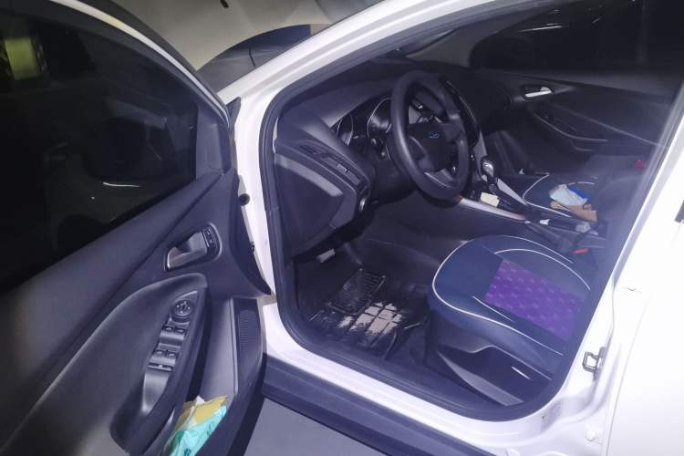 Used Ford Focus 2015 Hatchback 1.6L Automatic Comfort Model Driver Seat