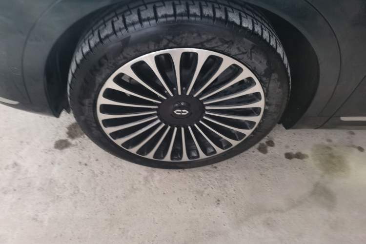 Used Hima AITO M9 2024 Range-Extended Ultra Version 42 kWh 6-Seater Model