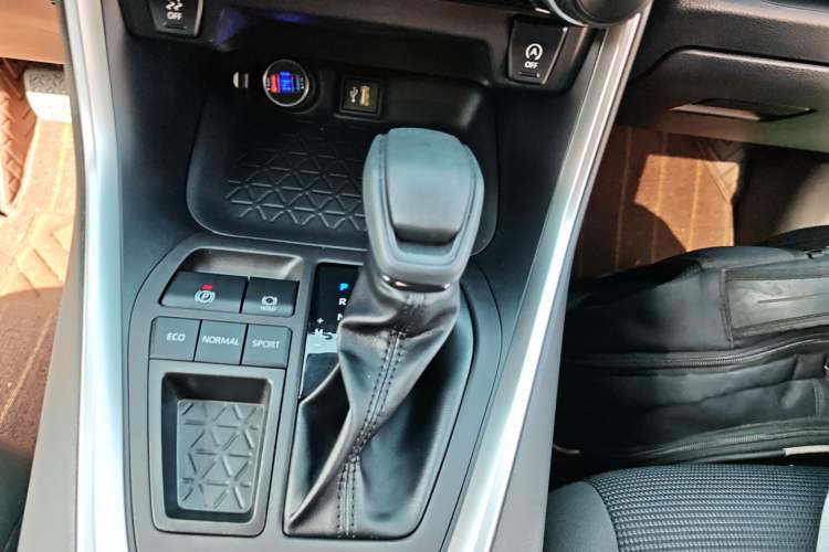 Used Toyota RAV4 2023 2.0L CVT Two-Wheel Drive Urban Edition