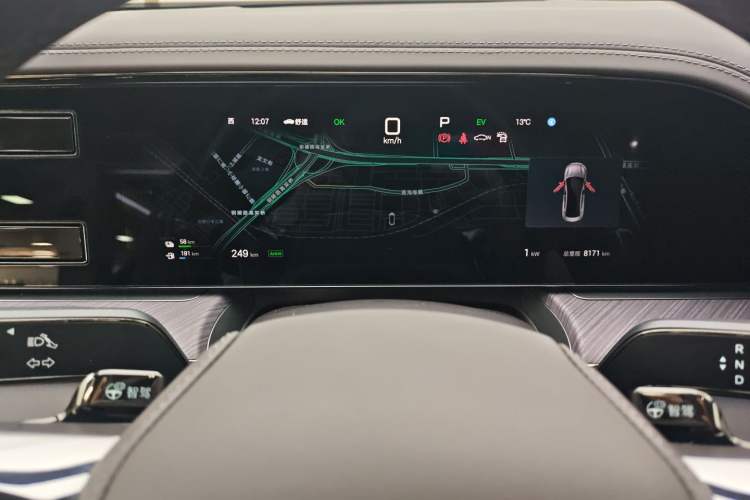 Used Denza Z9 2024 1100 km All-Wheel-Drive Ultra Version Instrument Cluster