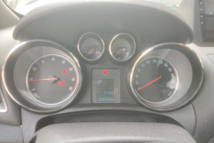 Used Buick Encore 2013 1.4T Automatic Two-Wheel Drive Elite Model Instrument Cluster