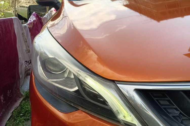 Used Geely Auto Emgrand GS 2016 Elegant Edition 1.3T Automatic ZhenShang Model Right Front Headlight
