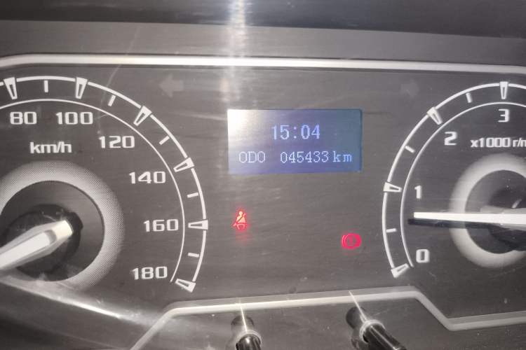 Used SAIC MAXUS Xintu V80 2023 2.0T Manual Classic Aoyuntong Long Wheelbase Mid-Height 6/7/8/9-Seater
