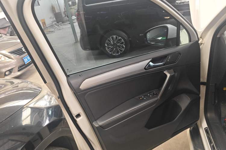 Used Volkswagen Tiguan L 2018 330TSI Automatic Two-Wheel Drive Luxury Edition