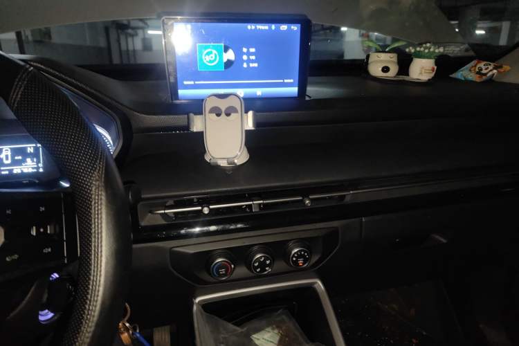 Used Wuling Alvez 2022 1.5L Manual Free-Style Model