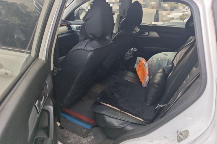 Used Haval H2 2018 Chuanxiang Edition Red Badge 1.5T Manual Two-Wheel Drive Fashionable Model Left Rear Seat