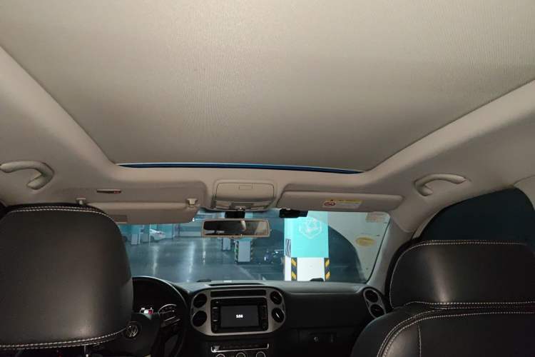 Used Volkswagen Tiguan 2016 300TSI Automatic Two-Wheel Drive Luxury Edition Headliner